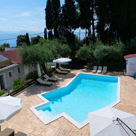 Olive Grove Poolside Apartments Benitses  Exterior photo