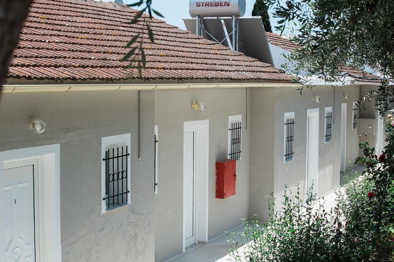 Olive Grove Poolside Apartments Benitses  Exterior photo